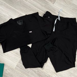 FIGS- Mens MED scrub set- BLACK